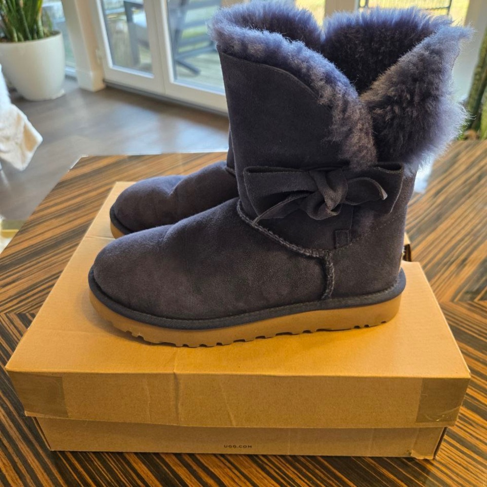 UGG Women's “DAELYNN” Navy Shearling Boots